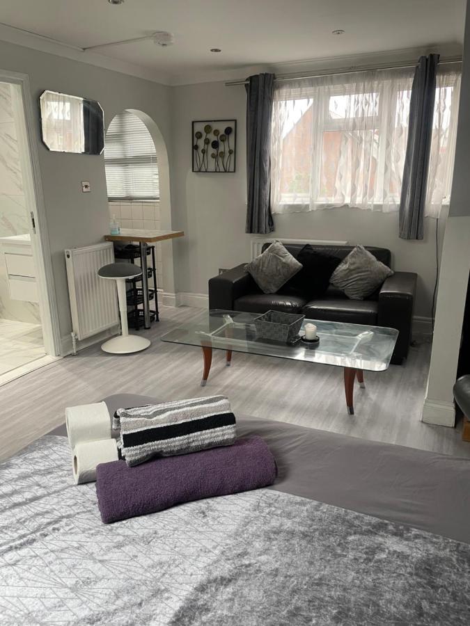 Newly Renovated Studio In Acton London Exterior photo